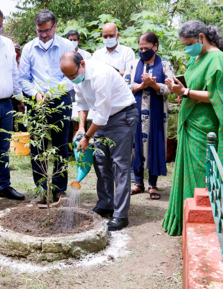 वन अनुसंधान संस्थान, देहरादून द्वारा दिनांक 22 एवं 23 जुलाई को संस्थान परिसर तथा केन्द्रीय विद्यालय, भारतीय सेन्य अकादमी मेंं वन महोत्सव का किया आयोजन वन अनुसंधान संस्थान, देहरादून द्वारा दिनांक 22 एवं 23 जुलाई को संस्थान परिसर तथा केन्द्रीय विद्यालय, भारतीय सेन्य अकादमी मेंं वन महोत्सव का किया आयोजन