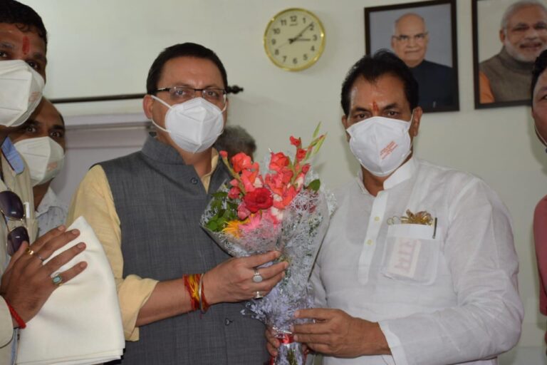 उत्तराखंड विधानसभा अध्यक्ष प्रेमचंद अग्रवाल ने आज सीएम पुष्कर सिंह धामी से की शिष्टाचार भेंट उत्तराखंड विधानसभा अध्यक्ष प्रेमचंद अग्रवाल ने आज सीएम पुष्कर सिंह धामी से की शिष्टाचार भेंट