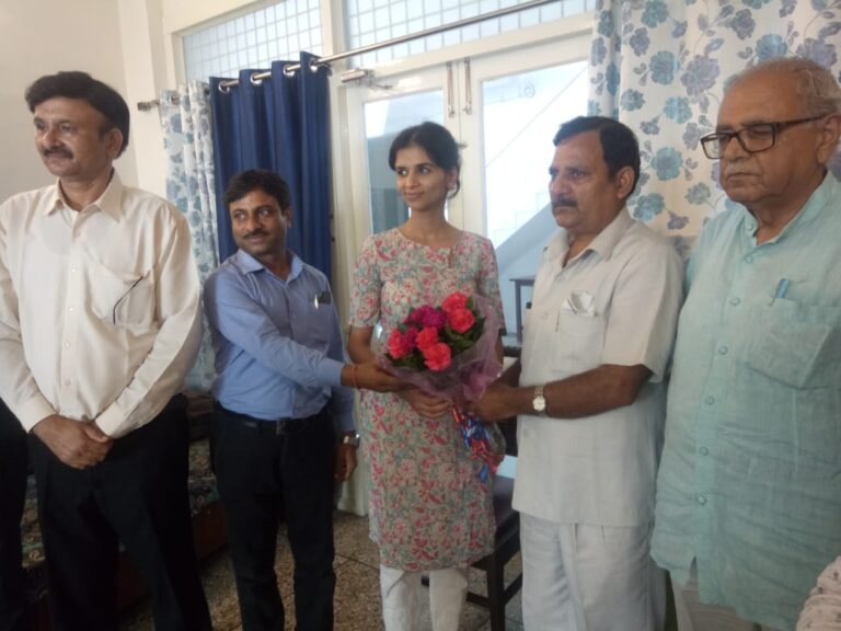 यादव समाज विकास समिति रजिस्टर्ड ने किया उत्तराखंड की बेटी आरुषि यादव का सम्मान , इंडियन इकोनामिक सर्विस ऑल इंडिया रैंकिंग में दसवां स्थान किया प्राप्त यादव समाज विकास समिति रजिस्टर्ड ने किया उत्तराखंड की बेटी आरुषि यादव का सम्मान , इंडियन इकोनामिक सर्विस ऑल इंडिया रैंकिंग में दसवां स्थान किया प्राप्त