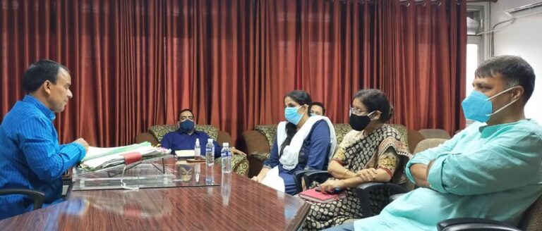 स्वास्थ्य मंत्री ने कहा दूर होगी गोल्डन कार्ड की व्यवहारिक दिक्कतें स्वास्थ्य मंत्री ने कहा दूर होगी गोल्डन कार्ड की व्यवहारिक दिक्कतें