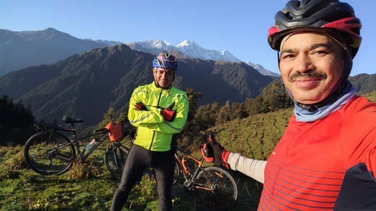 उत्तराखंड : दायरा बुग्याल में पहुँची पहली साइकिल उत्तराखंड : दायरा बुग्याल में पहुँची पहली साइकिल