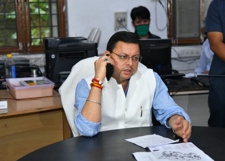 सीएम पुष्कर सिंह धामी पहुंचे सचिवालय स्थित आपदा कंट्रोल रूम सीएम पुष्कर सिंह धामी पहुंचे सचिवालय स्थित आपदा कंट्रोल रूम