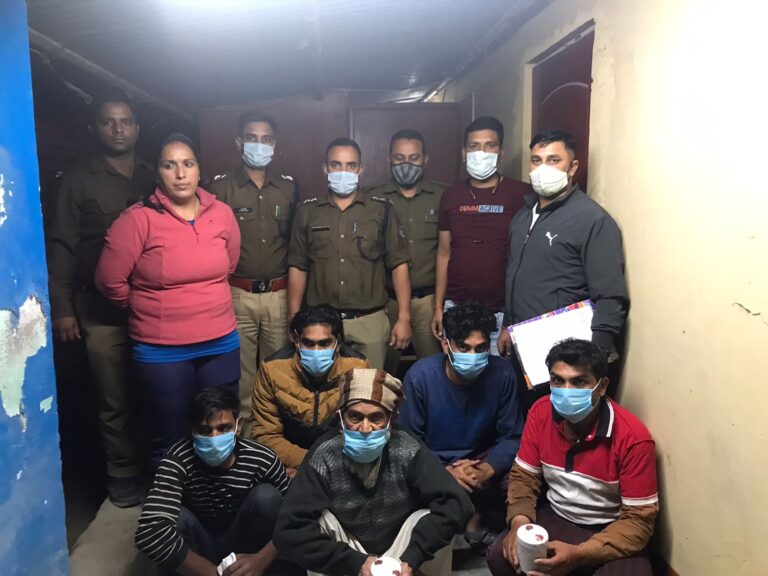 डेयरी की आड़ में कर रहे थे गौमांश की तस्करी, पांच तस्कर गिरफ्तार डेयरी की आड़ में कर रहे थे गौमांश की तस्करी, पांच तस्कर गिरफ्तार