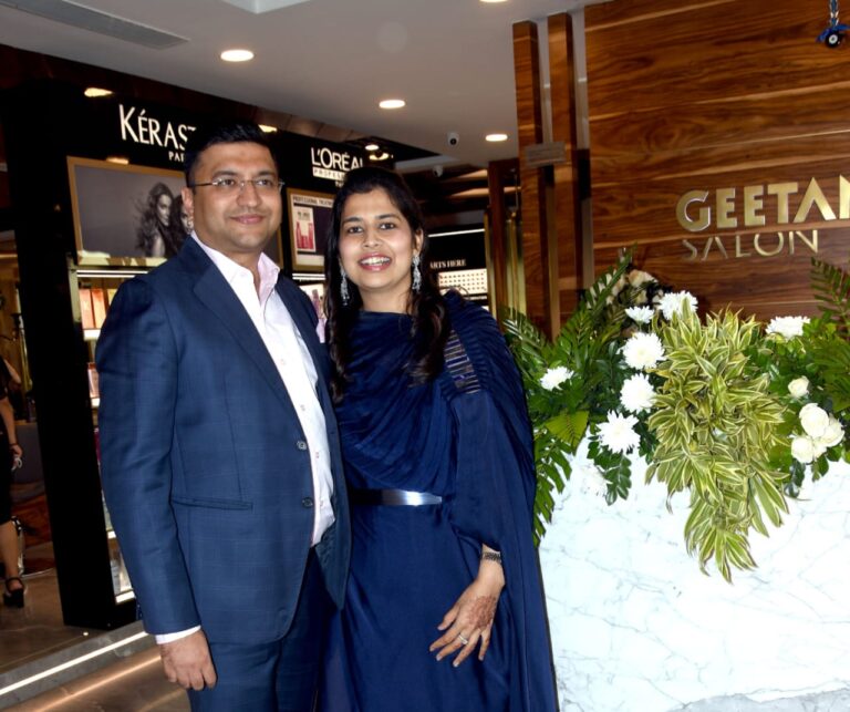 देहरदून में गीतांजलि सैलून लॉन्च ,जिसके श्रृंखला पूर्ण भारत में 150 से अधिक शानदार सैलून हैं देहरदून में गीतांजलि सैलून लॉन्च ,जिसके श्रृंखला पूर्ण भारत में 150 से अधिक शानदार सैलून हैं