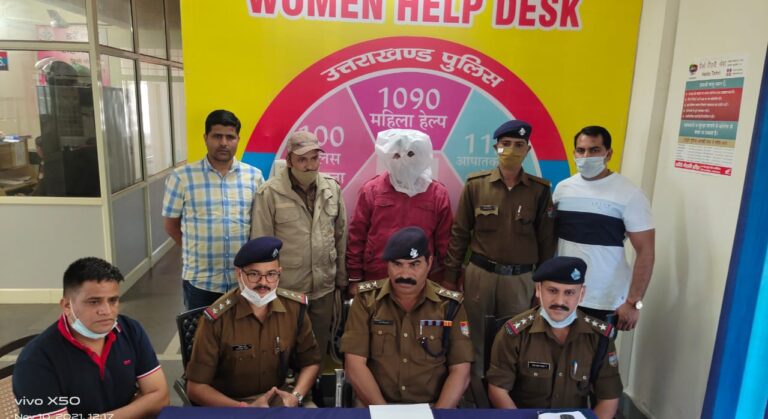 टिहरी पुलिस की नशे के विरुद्ध बड़ी कार्यवाही,2 मामलों में2 अभियुक्तों से लगभग 2,50000 रूपये की कीमत की अवैध चरस बरामद टिहरी पुलिस की नशे के विरुद्ध बड़ी कार्यवाही,2 मामलों में2 अभियुक्तों से लगभग 2,50000 रूपये की कीमत की अवैध चरस बरामद