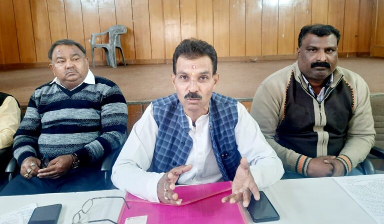 बाल्मीकि समाज ने किया मुख्यमंत्री का कोटि-कोटि आभार व धन्यवाद किया प्रकट बाल्मीकि समाज ने किया मुख्यमंत्री का कोटि-कोटि आभार व धन्यवाद किया प्रकट