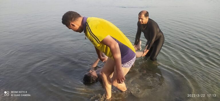 एसडीआरएफ उत्तराखंड पुलिस ने हरिद्वार – परमार्थ घाट में डूबे युवक के शव को किया बरामद एसडीआरएफ उत्तराखंड पुलिस ने हरिद्वार – परमार्थ घाट में डूबे युवक के शव को किया बरामद