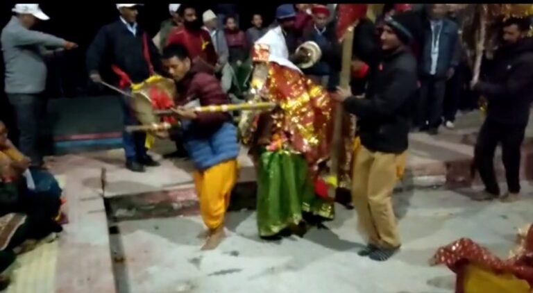 आस्था :मायके पहुंची मां नंदा की डोली , मां नंदा का मेला शुरू आस्था :मायके पहुंची मां नंदा की डोली , मां नंदा का मेला शुरू