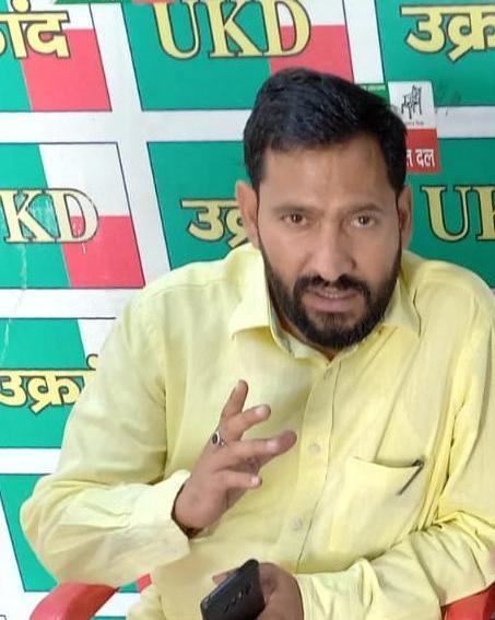 यात्रा मार्ग के व्यापारियों की समस्या को समझे सरकार : यूकेडी यात्रा मार्ग के व्यापारियों की समस्या को समझे सरकार : यूकेडी