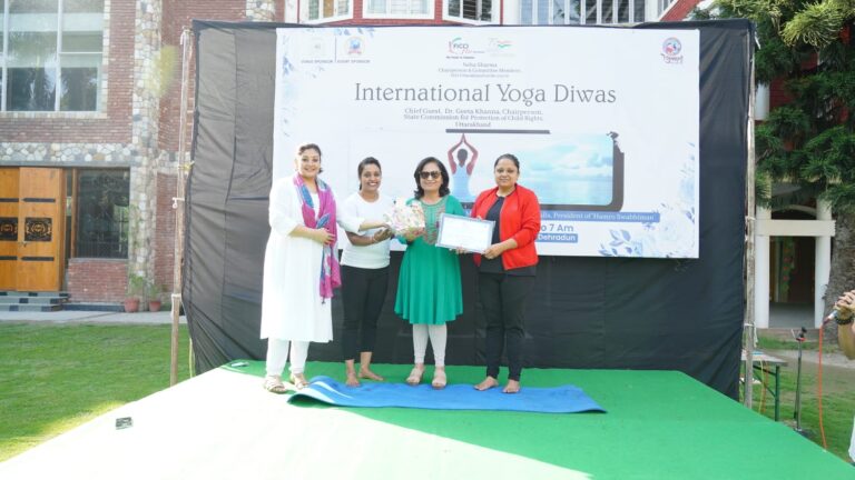 फिक्की फ्लो ने ओलंपस हाई में मनाया अंतर्राष्ट्रीय योग दिवस फिक्की फ्लो ने ओलंपस हाई में मनाया अंतर्राष्ट्रीय योग दिवस
