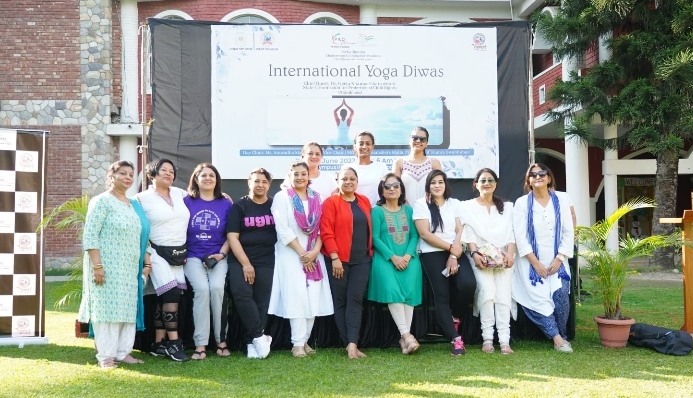 फिक्की फ्लो ने ओलंपस हाई में मनाया अंतर्राष्ट्रीय योग दिवस फिक्की फ्लो ने ओलंपस हाई में मनाया अंतर्राष्ट्रीय योग दिवस