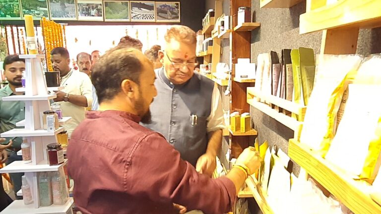 अजय पंवार जैसे युवा कृषक उद्यमी, बन सकते हैं राज्य के युवाओं के लिए आर्दश : कृषि मंत्री गणेश जोशी अजय पंवार जैसे युवा कृषक उद्यमी, बन सकते हैं राज्य के युवाओं के लिए आर्दश : कृषि मंत्री गणेश जोशी