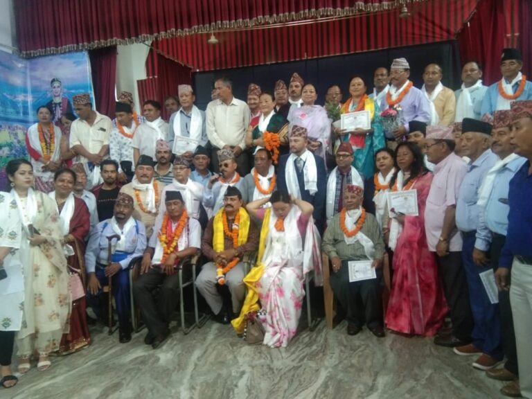 गोर्खाली सुधार सभा में शपथ ग्रहण समारोह गोर्खाली सुधार सभा में शपथ ग्रहण समारोह