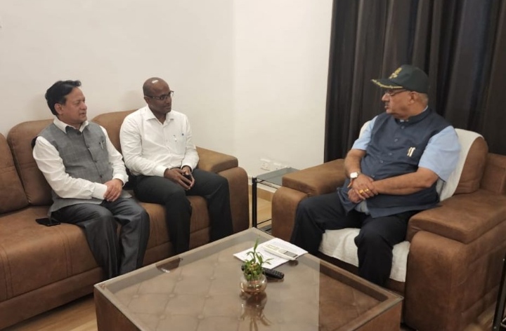 पंत नगर यूनिवर्सिटी के नवनियुक्त कुलपति ने मंत्री जोशी ने की शिष्टाचार भेंट पंत नगर यूनिवर्सिटी के नवनियुक्त कुलपति ने मंत्री जोशी ने की शिष्टाचार भेंट