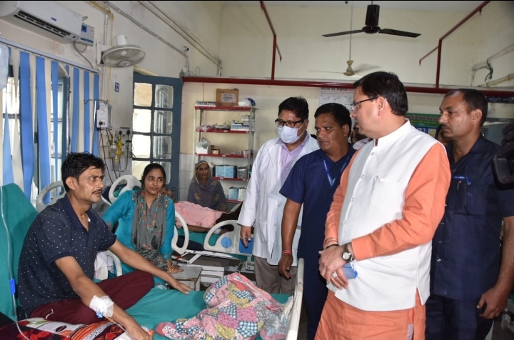 मुख्यमंत्री पुष्कर सिंह धामी ने दून अस्पताल का किया औचक निरीक्षण मुख्यमंत्री पुष्कर सिंह धामी ने दून अस्पताल का किया औचक निरीक्षण