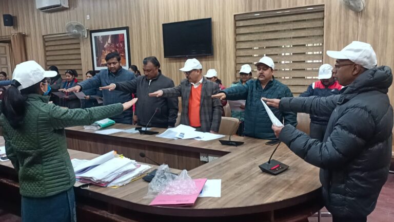 जिला निर्वाचन अधिकारी श्रीमती सोनिका ने राष्ट्रीय मतदाता दिवस के अवसर पर जनपद के सभी मतदाता एवं नागरिकों को राष्ट्रीय मतदाता दिवस की शुभकामना दी। जिला निर्वाचन अधिकारी श्रीमती सोनिका ने राष्ट्रीय मतदाता दिवस के अवसर पर जनपद के सभी मतदाता एवं नागरिकों को राष्ट्रीय मतदाता दिवस की शुभकामना दी।