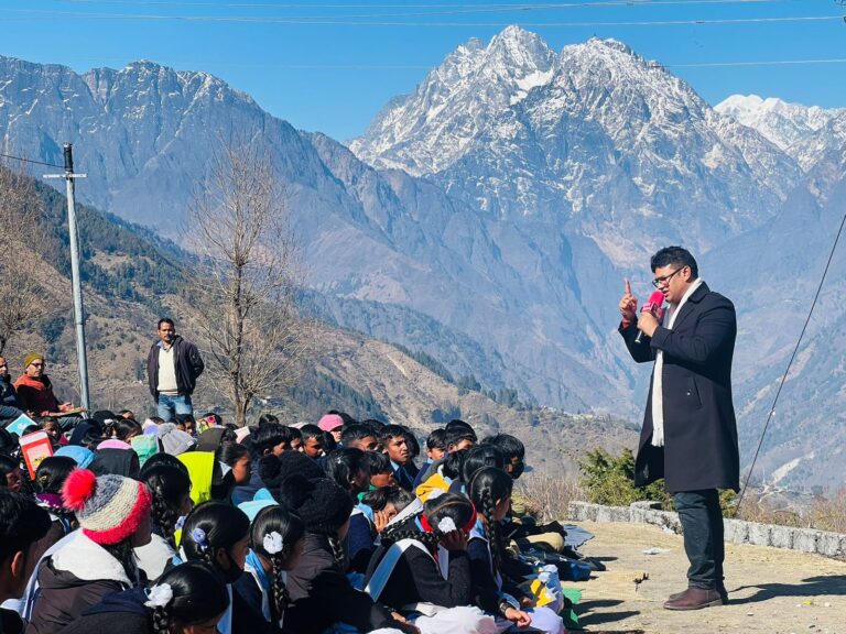 प्रदेश के सीमांत क्षेत्र मुन्स्यारी के बच्चों ने लिया नशा मुक्त उत्तराखंड का संकल्प प्रदेश के सीमांत क्षेत्र मुन्स्यारी के बच्चों ने लिया नशा मुक्त उत्तराखंड का संकल्प