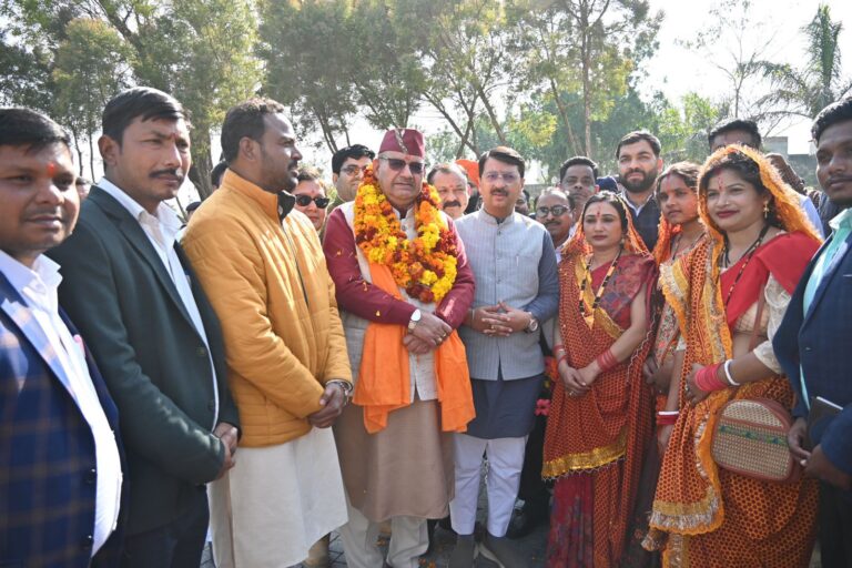 मंत्री गणेश जोशी ने बाजपुर पहुंचकर बजट को लेकर की प्रेस वार्ता। मंत्री गणेश जोशी ने बाजपुर पहुंचकर बजट को लेकर की प्रेस वार्ता।