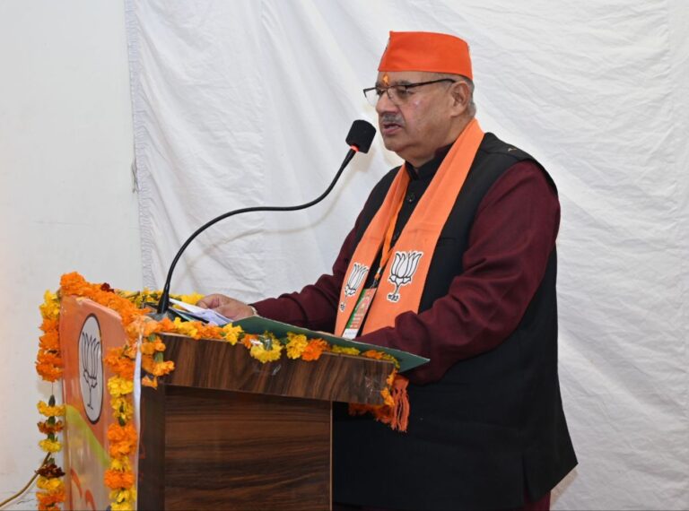 बाजपुर में दो दिवसीय भारतीय जनता पार्टी काशीपुर जिले की कार्यसमिति की बैठक में प्रतिभाग करते प्रभारी मंत्री गणेश जोशी। बाजपुर में दो दिवसीय भारतीय जनता पार्टी काशीपुर जिले की कार्यसमिति की बैठक में प्रतिभाग करते प्रभारी मंत्री गणेश जोशी।
