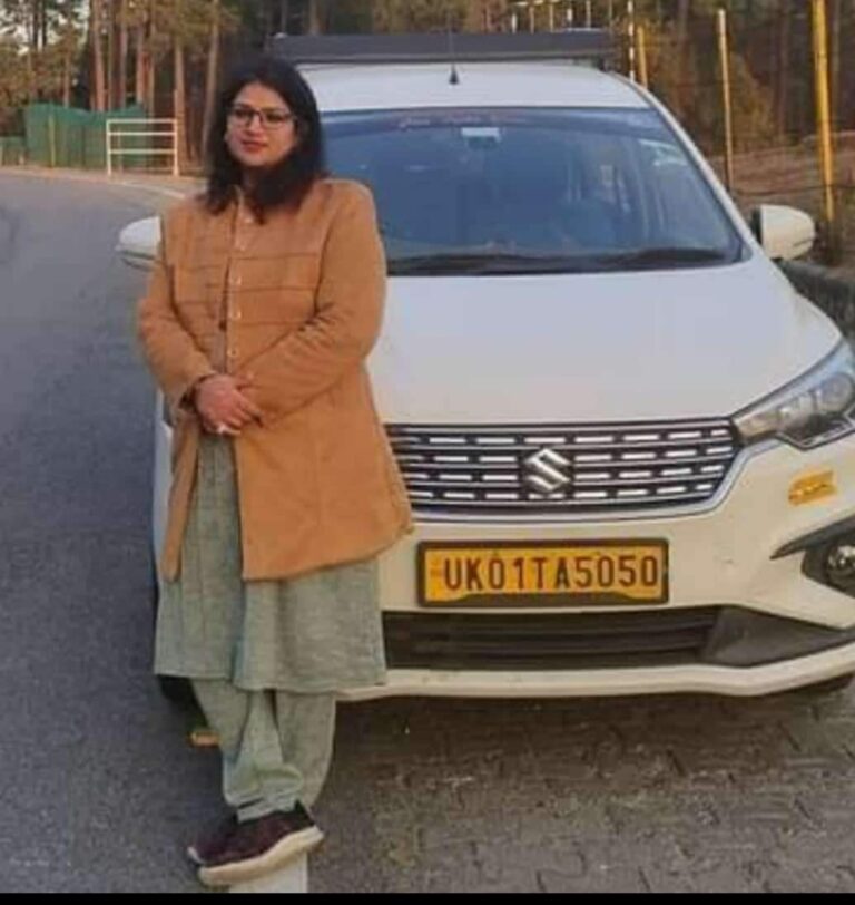 उत्तराखंड रानीखेत की रेखा पांडे ने चुनौतियों से नहीं मानी हार टैक्सी चालक बन पेश की मिसाल उत्तराखंड रानीखेत की रेखा पांडे ने चुनौतियों से नहीं मानी हार टैक्सी चालक बन पेश की मिसाल