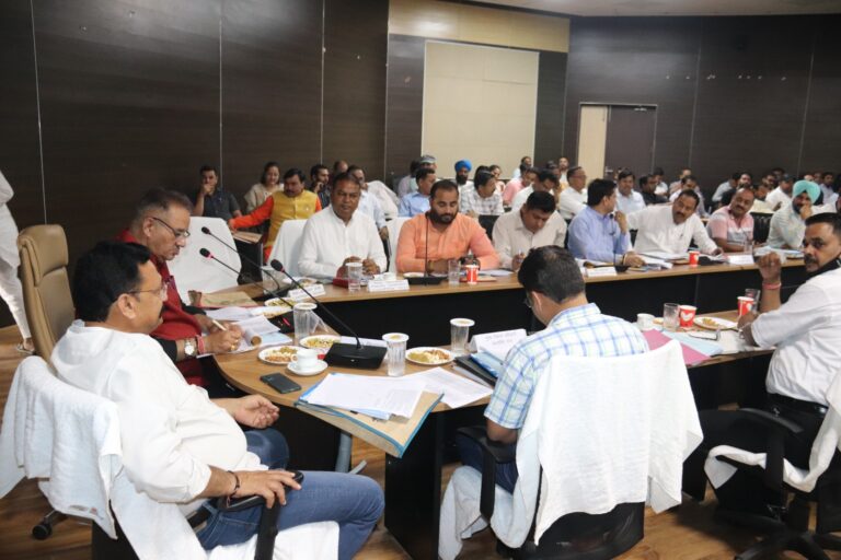 जिला योजना समिति की बैठक में 6867.77 लाख रू की धनराशि का अनुमोदन जिला योजना समिति की बैठक में 6867.77 लाख रू की धनराशि का अनुमोदन