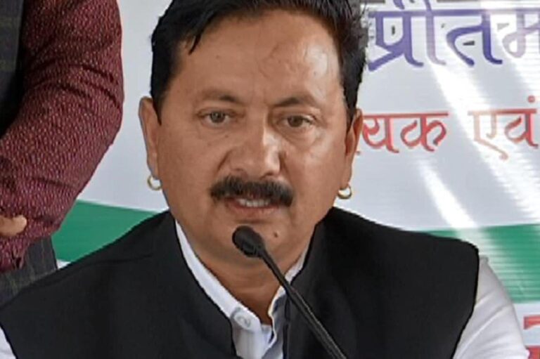 पीसीसी अध्यक्ष माहरा ने कांग्रेस नेताओं से मीडिया में बयानबाजी से बचने का अनुरोध किया पीसीसी अध्यक्ष माहरा ने कांग्रेस नेताओं से मीडिया में बयानबाजी से बचने का अनुरोध किया