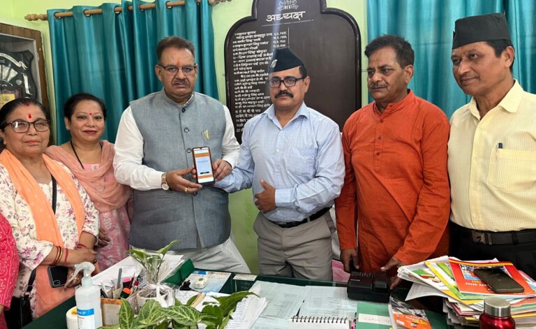 कैबिनेट मंत्री गणेश जोशी निकले सम्पर्क अभियान में, कई विशिष्ट लोगों से किया सम्पर्क कैबिनेट मंत्री गणेश जोशी निकले सम्पर्क अभियान में, कई विशिष्ट लोगों से किया सम्पर्क