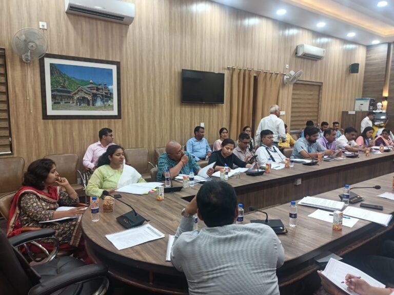 सीडीओ ने बैंकों को ऋण जमा अनुपात बढ़ाने को एक्शन प्लान तैयार कर कार्य करने के निर्देश दिए सीडीओ ने बैंकों को ऋण जमा अनुपात बढ़ाने को एक्शन प्लान तैयार कर कार्य करने के निर्देश दिए