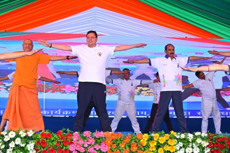 सीएम धामी ने जागेश्वर धाम में राज्य स्तरीय योग कार्यक्रम में किया प्रतिभाग सीएम धामी ने जागेश्वर धाम में राज्य स्तरीय योग कार्यक्रम में किया प्रतिभाग