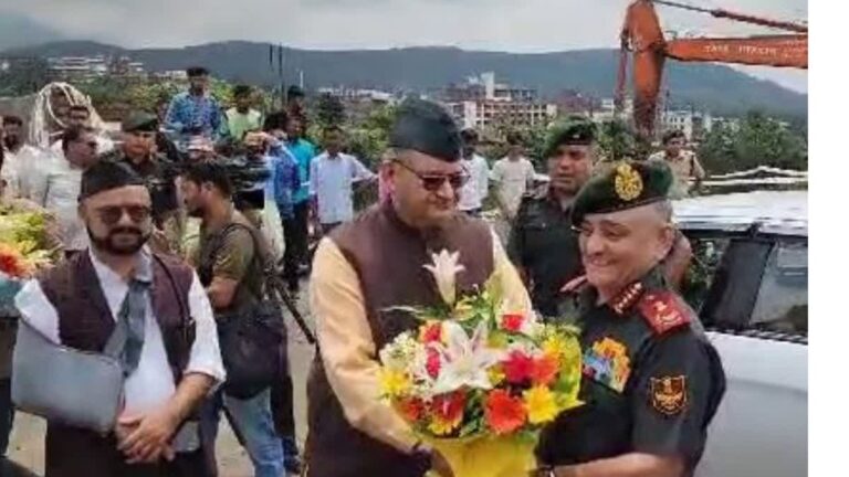 अमर जवान ज्योति के लिए 21 पवित्र नदियों का जल पहंुचा दून अमर जवान ज्योति के लिए 21 पवित्र नदियों का जल पहंुचा दून