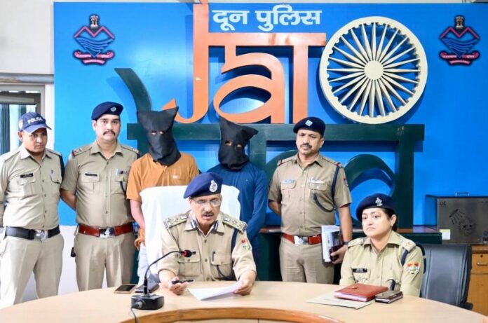 तीन किलो चरस के साथ दो गिरफ्तार तीन किलो चरस के साथ दो गिरफ्तार