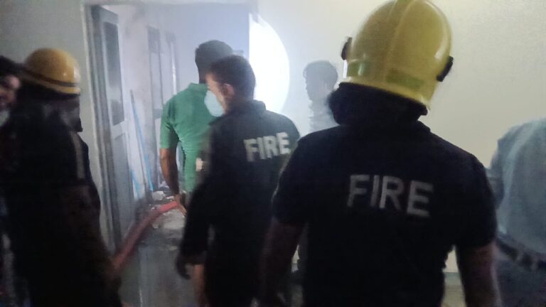 समय रहते की गई कार्यवाही से विकराल हो रही आग पर पाया गया काबू समय रहते की गई कार्यवाही से विकराल हो रही आग पर पाया गया काबू