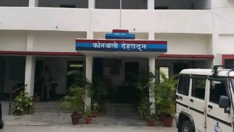 एआईजी स्टाम्प ने नगर कोतवाली में 5 मुकदमे कराए दर्ज एआईजी स्टाम्प ने नगर कोतवाली में 5 मुकदमे कराए दर्ज