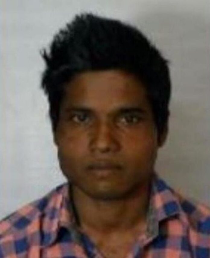 दोहरे हत्याकांड के आरोपी का फोटो पुलिस ने किया जारी दोहरे हत्याकांड के आरोपी का फोटो पुलिस ने किया जारी