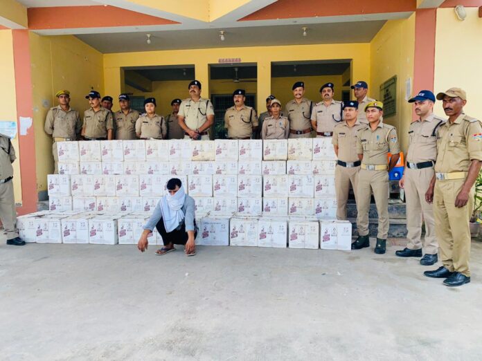 94 पेटी अंग्रेजी शराब का जखीरा बरामद, एक दबोचा 94 पेटी अंग्रेजी शराब का जखीरा बरामद, एक दबोचा