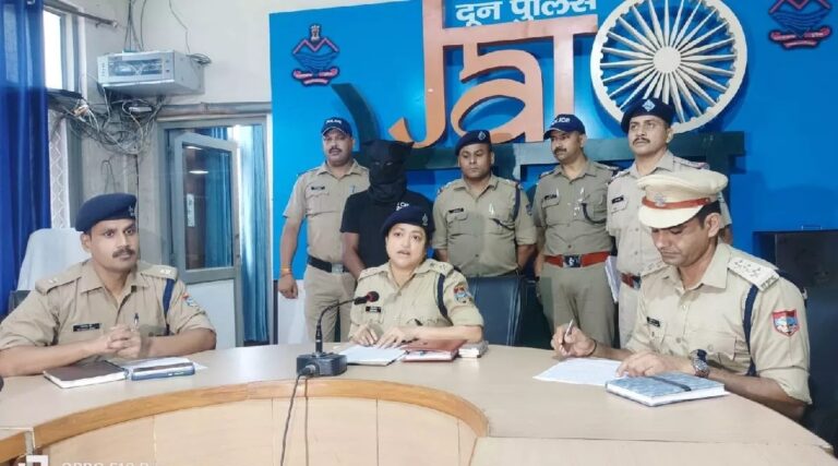 हाथीबड़कला में हुई महिला की हत्या का खुलासा,सफाई कर्मी ने ही की थी दुष्कर्म के बाद महिला की हत्या हाथीबड़कला में हुई महिला की हत्या का खुलासा,सफाई कर्मी ने ही की थी दुष्कर्म के बाद महिला की हत्या
