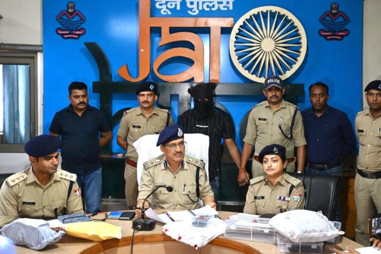 युवती की हत्या के मामले में आर्मी अधिकारी हिरासत में युवती की हत्या के मामले में आर्मी अधिकारी हिरासत में