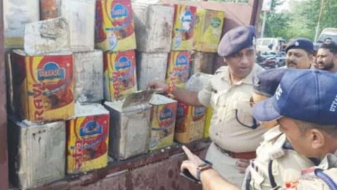 छापेमारी कर जानवरों की चर्बी से घी बनाने वाले पकड़े छापेमारी कर जानवरों की चर्बी से घी बनाने वाले पकड़े