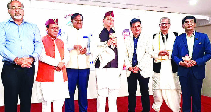 सीएम धामी का दुबई में प्रवासियों ने किया भव्य स्वागत सीएम धामी का दुबई में प्रवासियों ने किया भव्य स्वागत