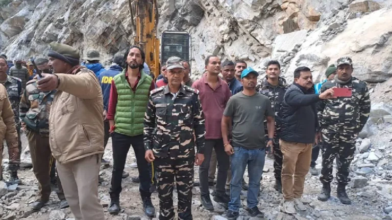 पिथौरागढ़ हादसाः लापता लोगों का रेस्क्यू जारी पिथौरागढ़ हादसाः लापता लोगों का रेस्क्यू जारी