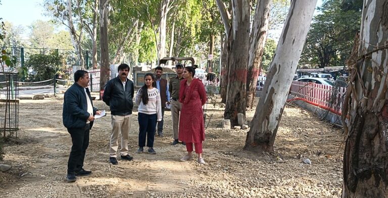 डीएम ने इन्वेस्टर समिट के दृष्टिगत कराये जा रहे सौन्दर्याीकरण कार्यों का निरीक्षण किया डीएम ने इन्वेस्टर समिट के दृष्टिगत कराये जा रहे सौन्दर्याीकरण कार्यों का निरीक्षण किया