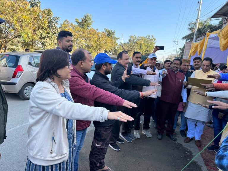 मोथरावाला में आयोजित हुआ विकसित भारत संकल्प यात्रा कार्यक्रम मोथरावाला में आयोजित हुआ विकसित भारत संकल्प यात्रा कार्यक्रम