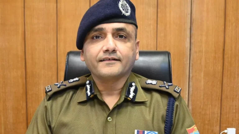 ड्यूटी के दौरान लापरवाही बरतने पर पुलिस कर्मियों के विरुद्ध होगी अनुशासनात्मक कार्यवाहीः डीजीपी ड्यूटी के दौरान लापरवाही बरतने पर पुलिस कर्मियों के विरुद्ध होगी अनुशासनात्मक कार्यवाहीः डीजीपी