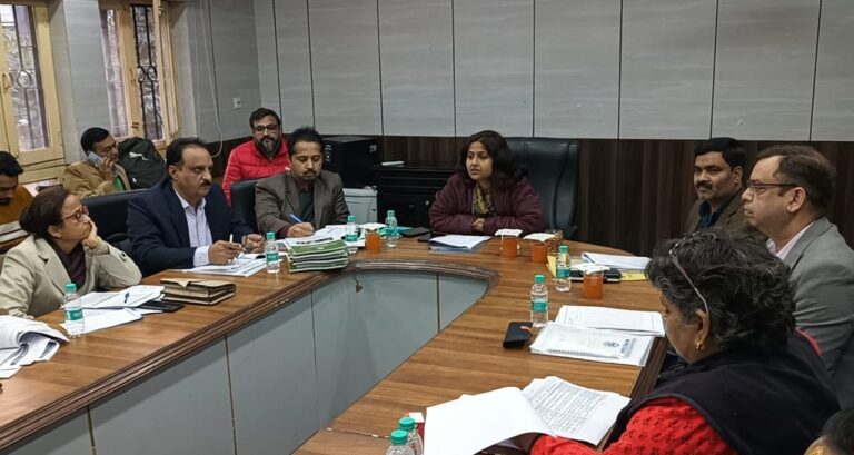 सीडीओ ने योजनाओं के क्रियान्वयन को विभागों से समन्वय करते हुए प्रगति बढ़ाने के निर्देश दिए सीडीओ ने योजनाओं के क्रियान्वयन को विभागों से समन्वय करते हुए प्रगति बढ़ाने के निर्देश दिए