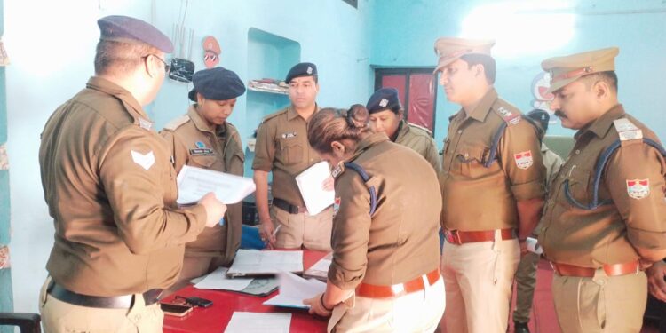सीओ सिटी ने किया कोतवाली का निरीक्षण सीओ सिटी ने किया कोतवाली का निरीक्षण