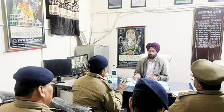 एसपी सिटी ने मुखानी थाने के विवेचना के निस्तारण को दिए सख्त निर्देश एसपी सिटी ने मुखानी थाने के विवेचना के निस्तारण को दिए सख्त निर्देश