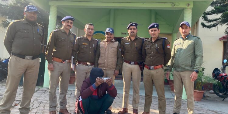 पुलिस ने स्मैक तस्कर दबोचा पुलिस ने स्मैक तस्कर दबोचा