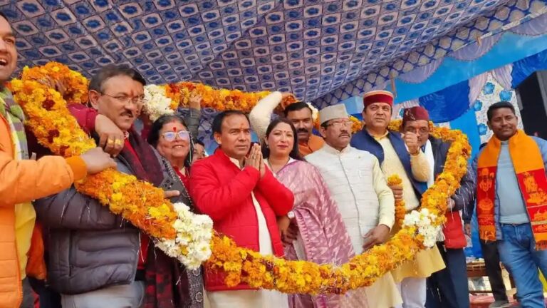 काबीना मंत्री धन सिंह रावत ने दी श्रीनगर को कई योजनाओं की सौगात काबीना मंत्री धन सिंह रावत ने दी श्रीनगर को कई योजनाओं की सौगात