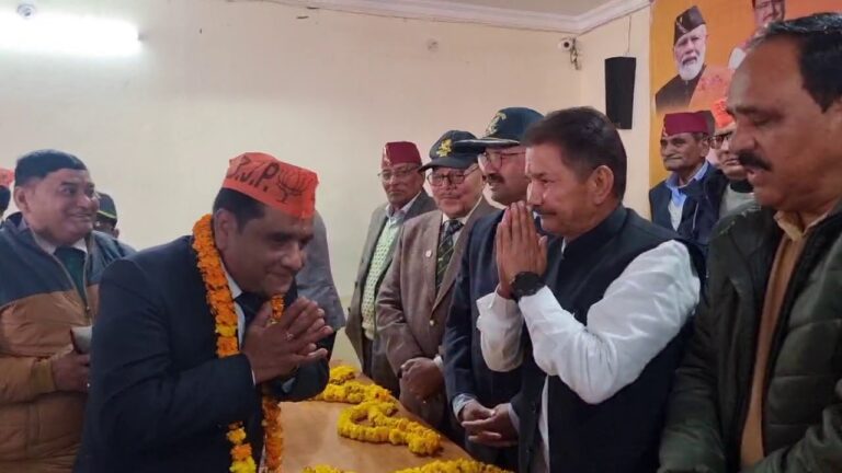 कई पूर्व सैन्य अधिकारी भाजपा में शामिल कई पूर्व सैन्य अधिकारी भाजपा में शामिल
