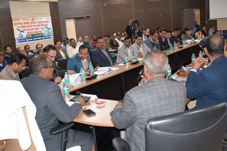 मुख्य निर्वाचन अधिकारी ने लोकसभा चुनाव तैयारियों की समीक्षा की मुख्य निर्वाचन अधिकारी ने लोकसभा चुनाव तैयारियों की समीक्षा की